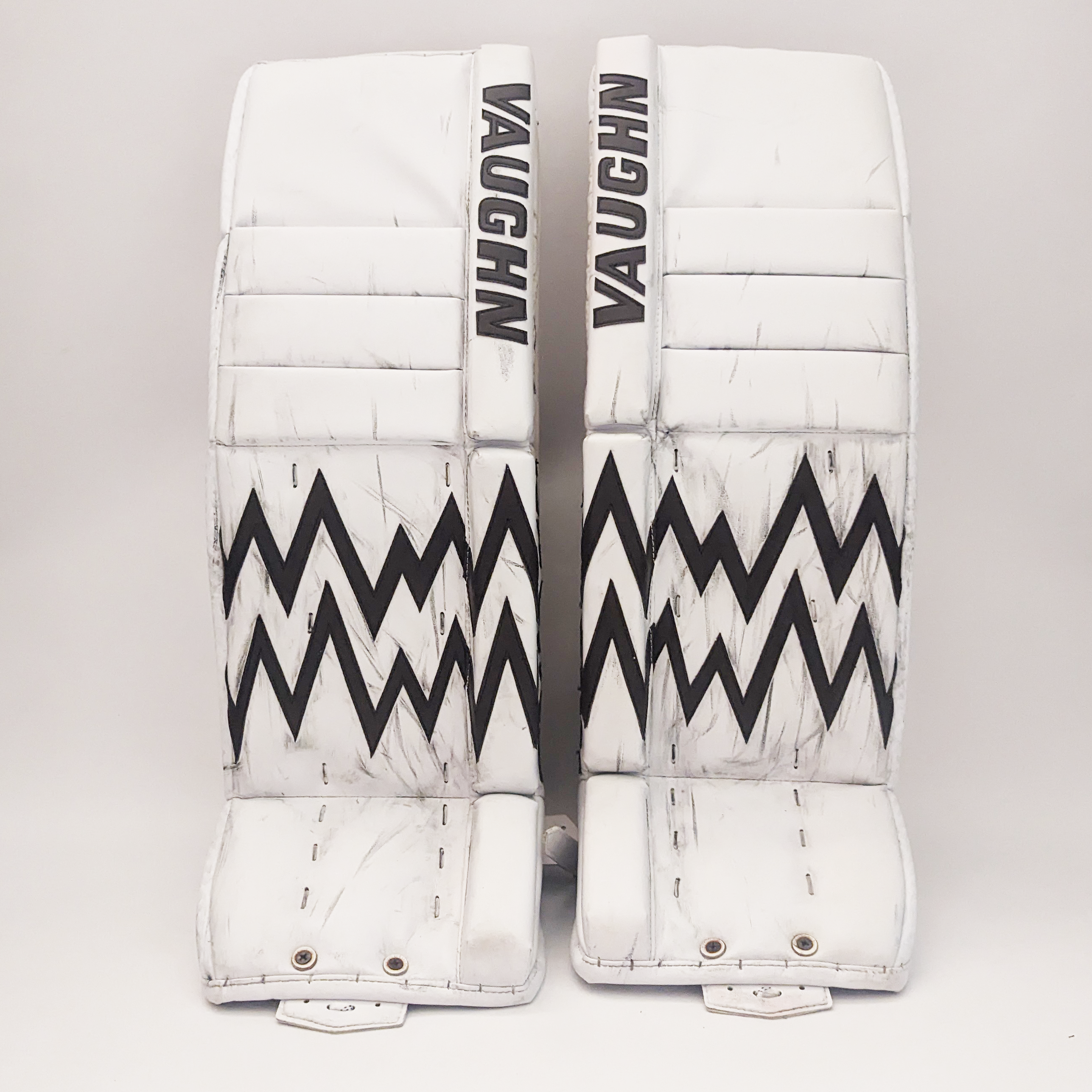 Vaughn Velocity V9 – Jambières de gardien senior d'occasion AHL (blanches/marron)